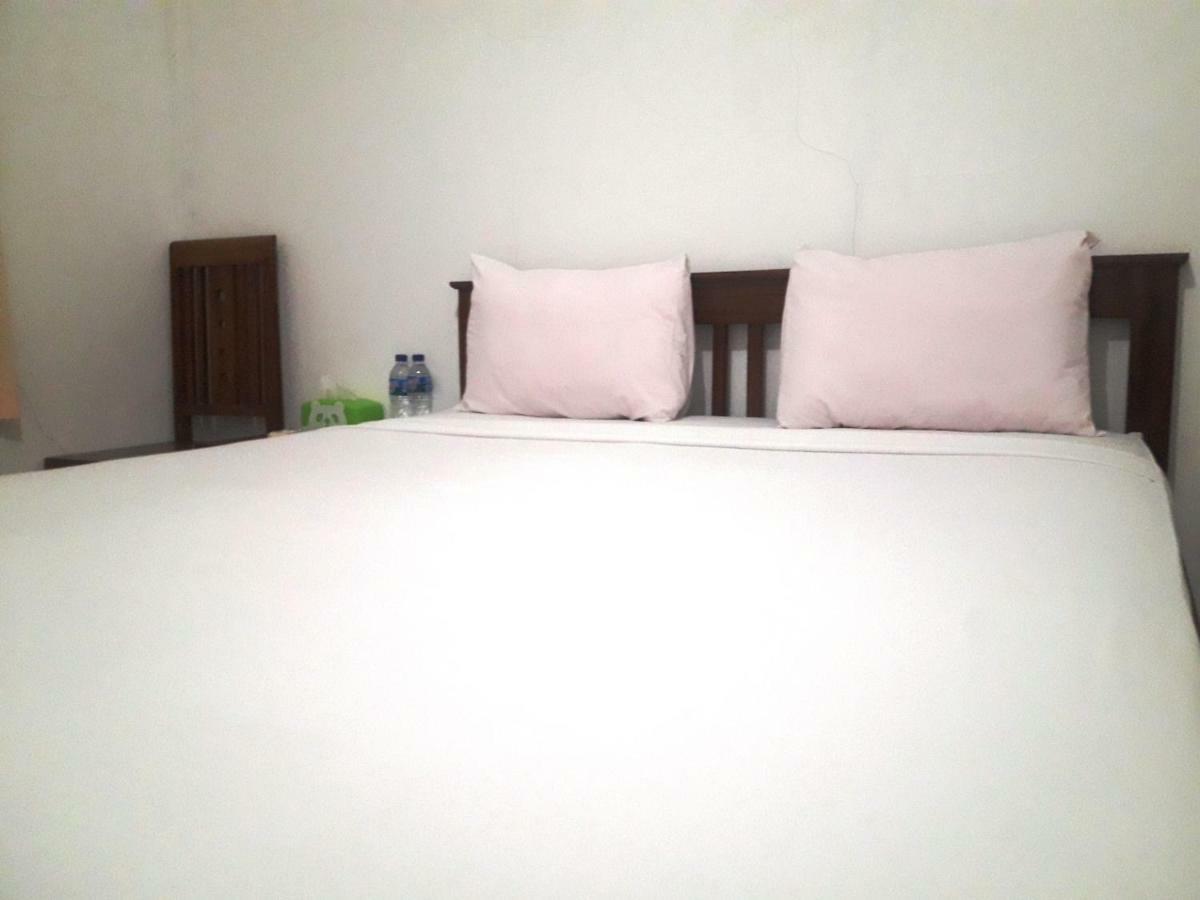 The Teuz B&B Labuan Bajo Exteriör bild