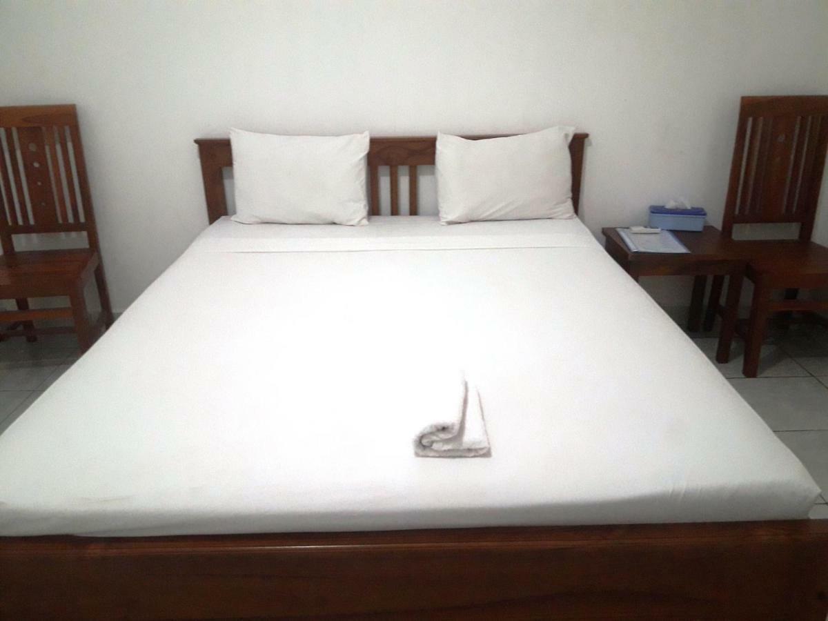 The Teuz B&B Labuan Bajo Exteriör bild
