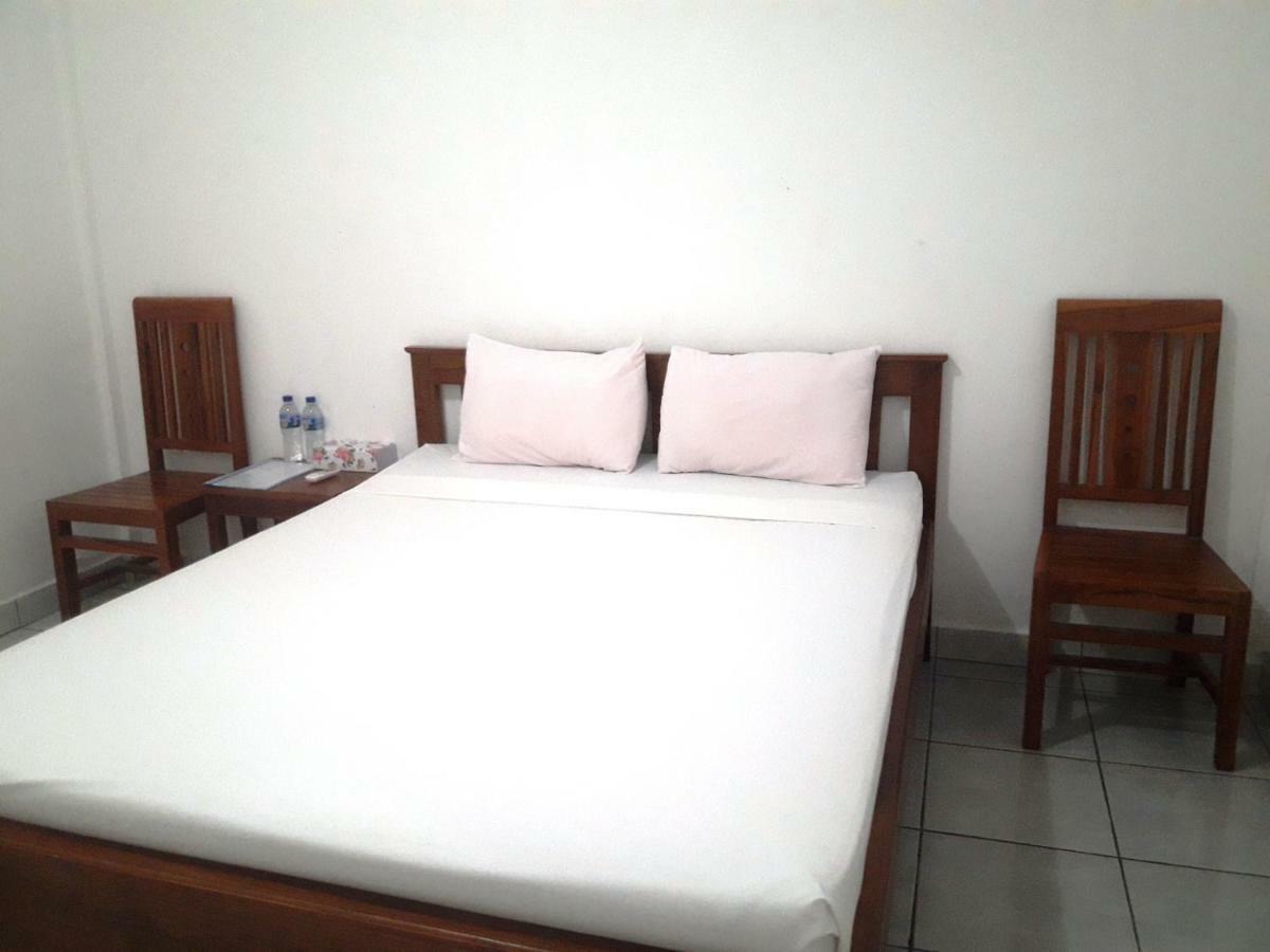 The Teuz B&B Labuan Bajo Exteriör bild